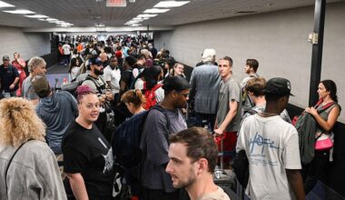 No food, water or AC: What it's like to stand in TSA line during the DHS funding fight