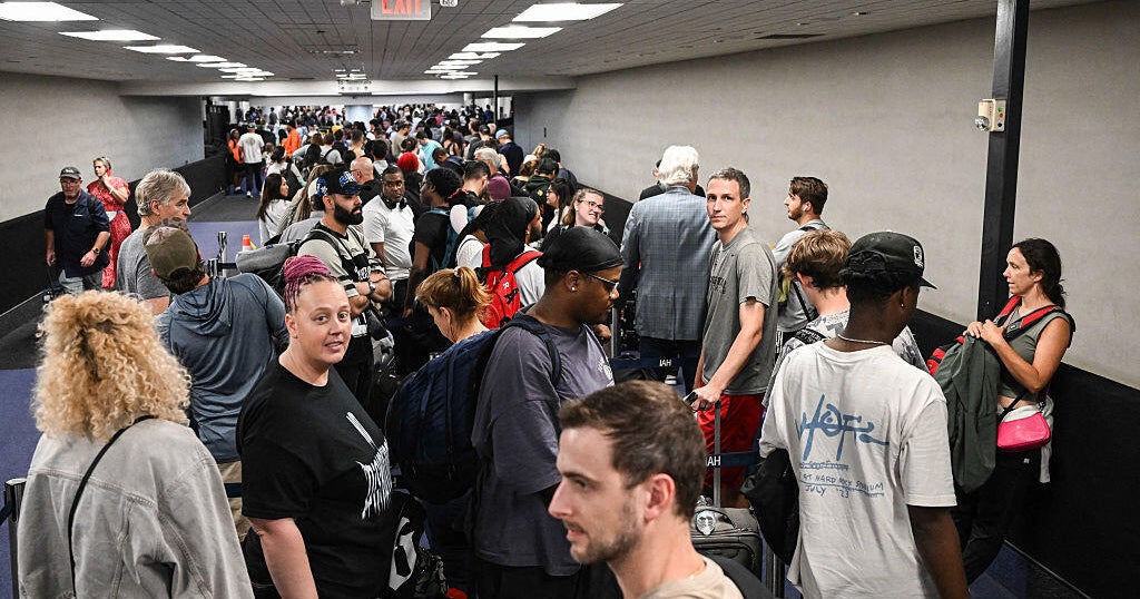 No food, water or AC: What it's like to stand in TSA line during the DHS funding fight