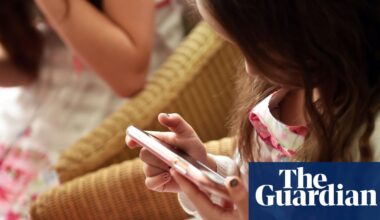 What does new guidance in the UK say about screen time for children? | Children