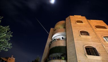 Live updates: Iran warns against US ground invasion as war enters fifth week