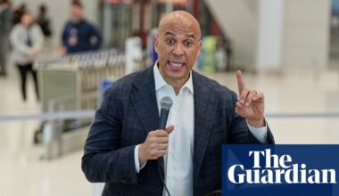 Cory Booker says Democrats have ‘failed this moment’ and calls for new leaders | Democrats