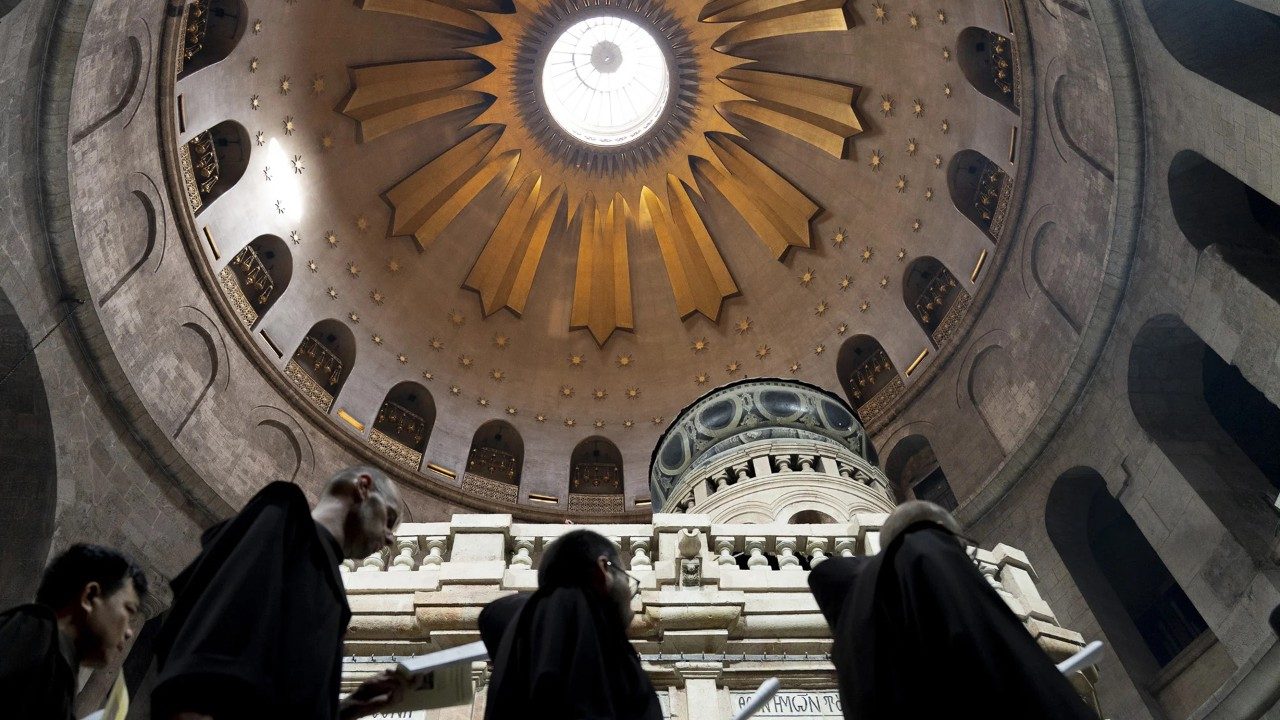 Cardinal Parolin meets Israel’s ambassador, expresses regret over incident at Holy Sepulchre