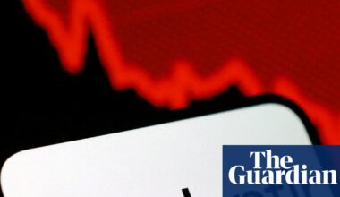 Palantir’s UK boss criticises ‘ideological’ groups as ministers move to scrap NHS contract | Palantir