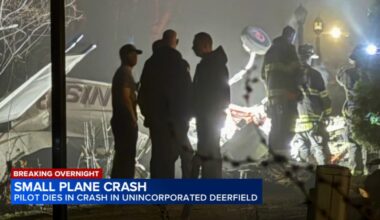 Pilot killed after plane crashes near townhomes in unincorporated Deerfield, Lake County Sheriff's Office says