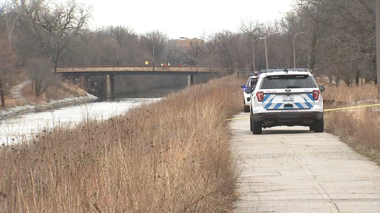 Body found in Chicago River in Lincoln Square near Foster and Virginia avenues; death investigation underway: police department