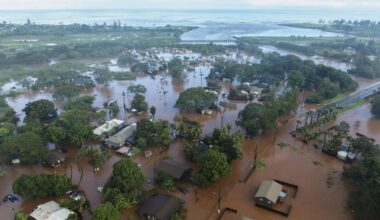 Oahu island: Over 4,000 told to evacuate flooding in Hawaii as officials warn 120-year-old dam could fail