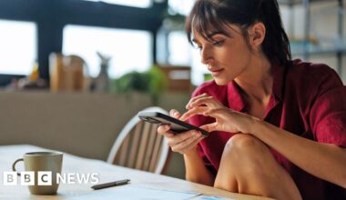 Starmer announces £53m support to help with heating oil costs - BBC