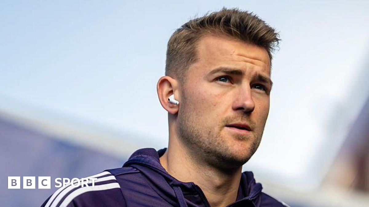 Manchester United defender Matthijs de Ligt arriving at Crystal Palace on 30 November