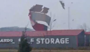 Midwest tornadoes: 8 people dead as storms fire up across the Central US