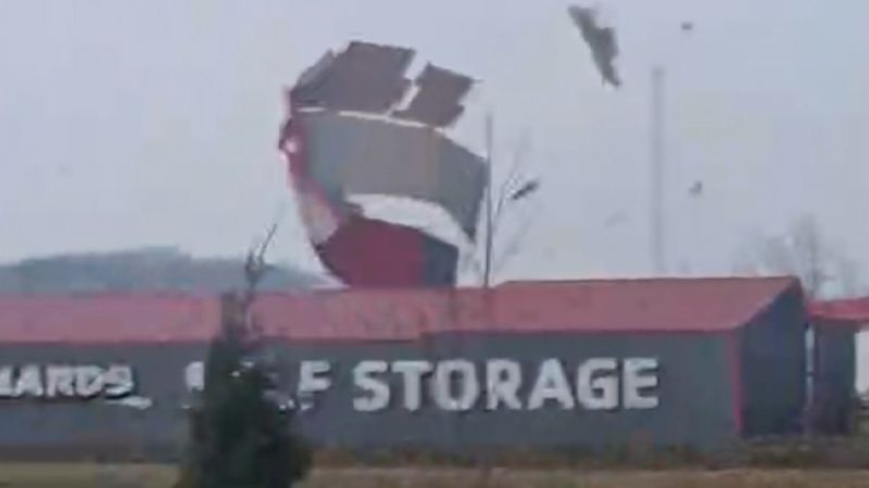 Midwest tornadoes: 8 people dead as storms fire up across the Central US