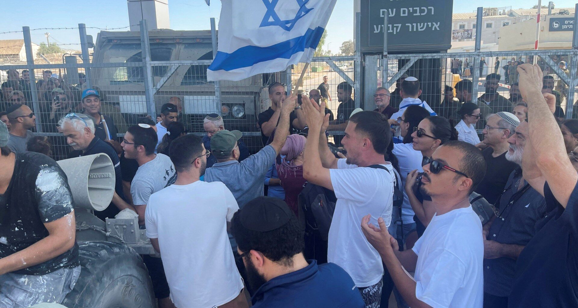 Israel drops charges against soldiers in Palestinian detainee abuse case | Israel-Palestine conflict News