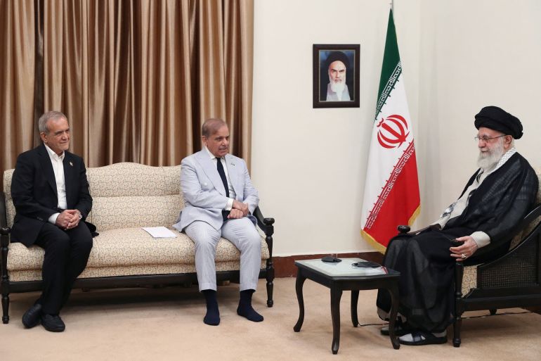 Iran's Supreme Leader Ayatollah Ali Khamenei and Iranian President Masoud Pezeshkian meet with Pakistan's Prime Minister Shehbaz Sharif in Tehran, Iran, May 26, 2025. Office of the Iranian Supreme Leader/WANA (West Asia News Agency)/Handout via REUTERS ATTENTION EDITORS - THIS PICTURE WAS PROVIDED BY A THIRD PARTY.