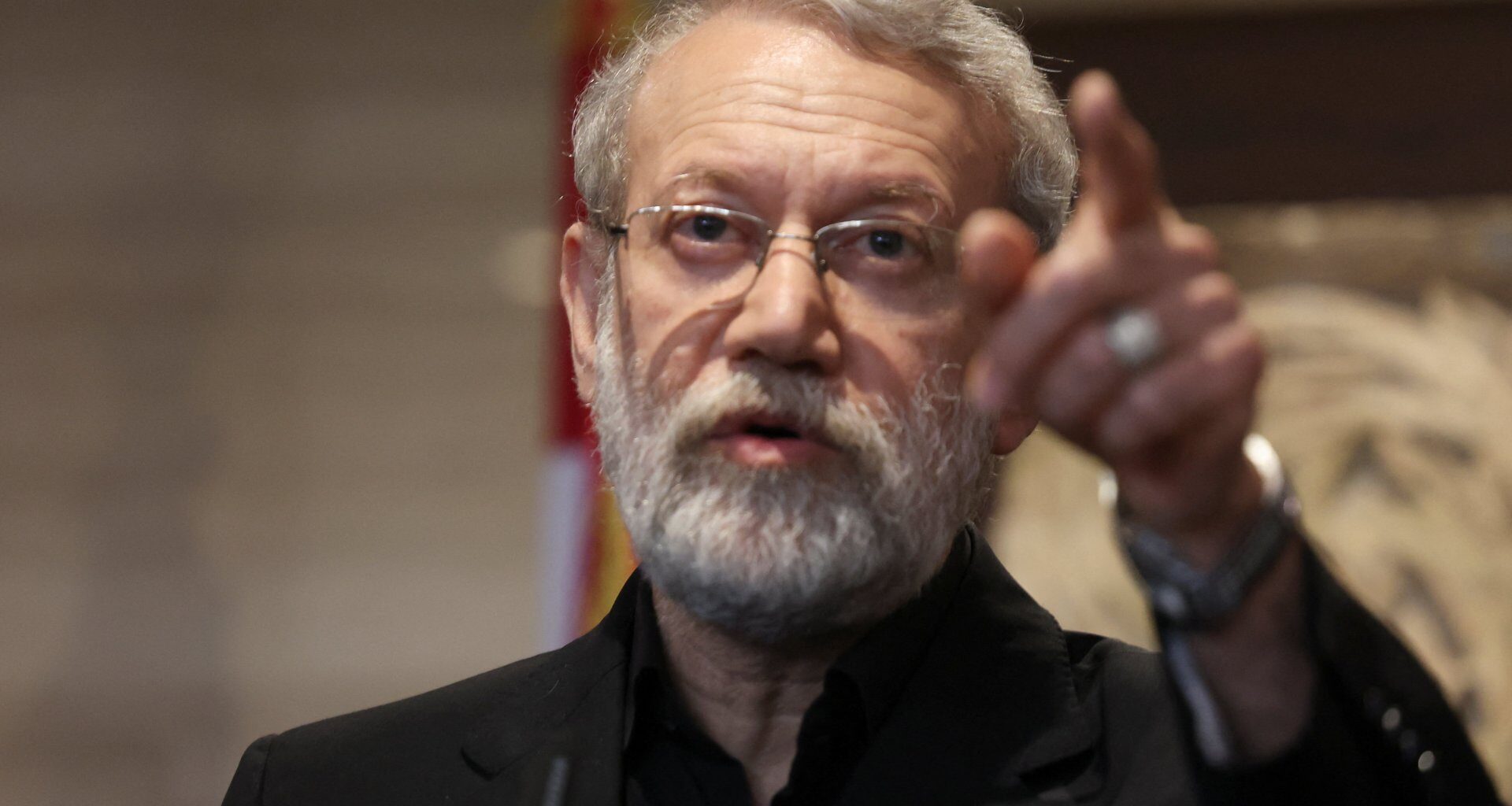 Iranians ‘ready to disgrace’ US troops if they invade, top official says | Military News