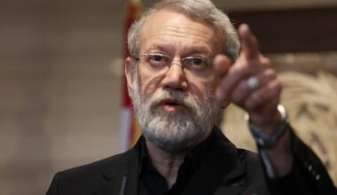 Iranians ‘ready to disgrace’ US troops if they invade, top official says | Military News