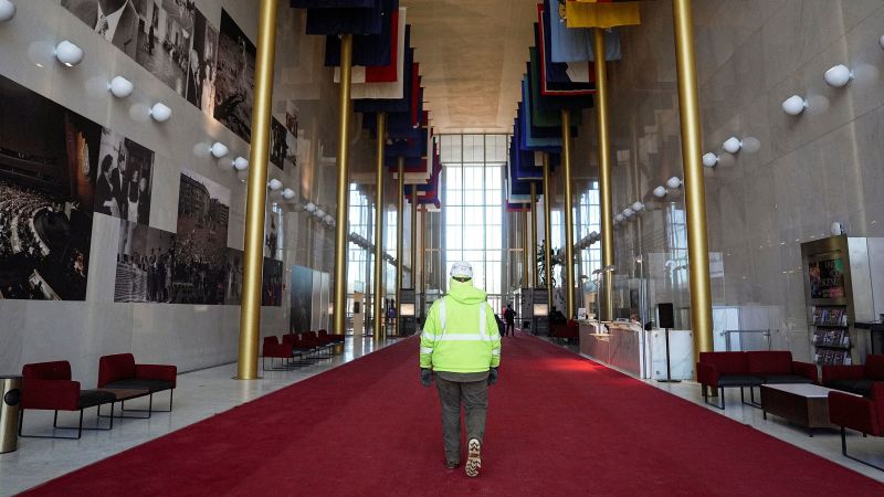 Trump’s handpicked Kennedy Center board approves two-year closure