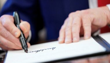 Trump’s signature to appear on US currency in first for sitting president | Donald Trump News