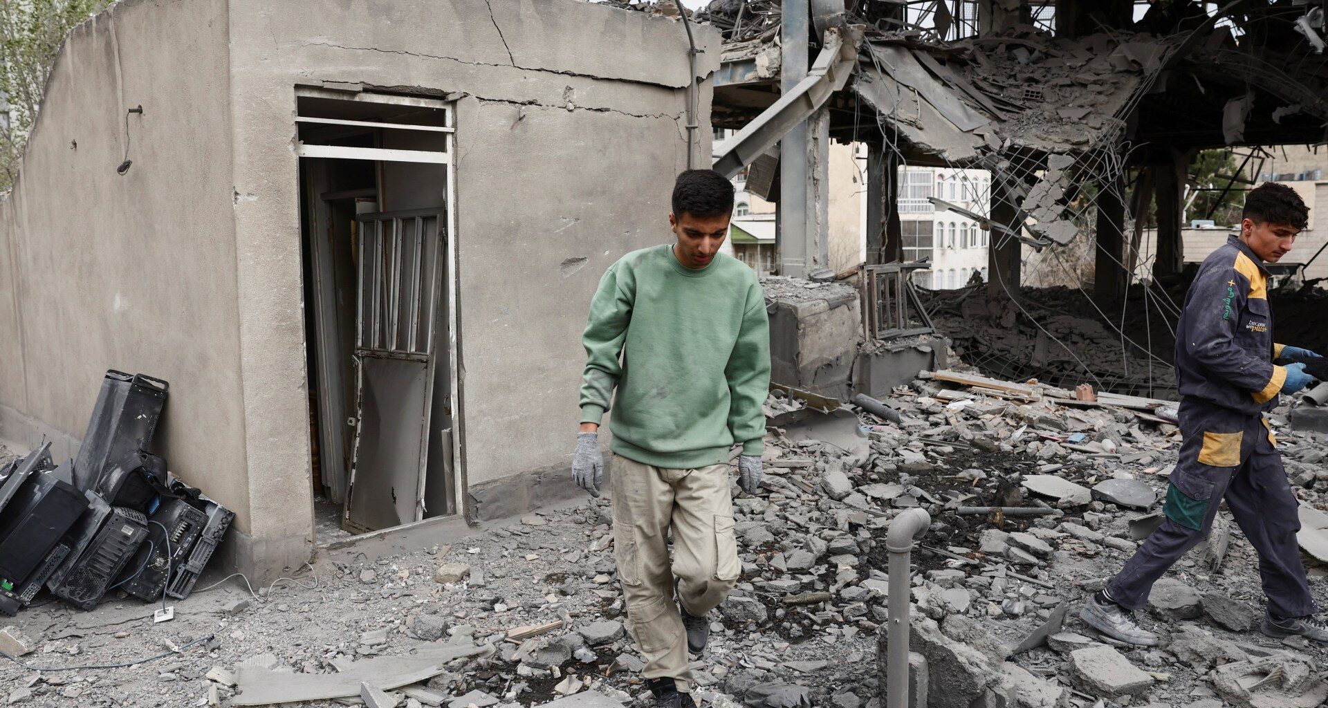 Iran accuses US of plotting ground attack, as Israel steps up bombardment | US-Israel war on Iran News