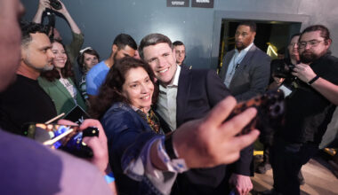 Talarico leads Crockett in Texas Democratic Senate primary