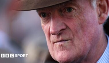 Mark Walsh (centre), Willie Mullins and Fact To File