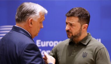 Hungary detains Ukrainians carrying $82 million in cash and gold; Kyiv calls it a hostage-taking