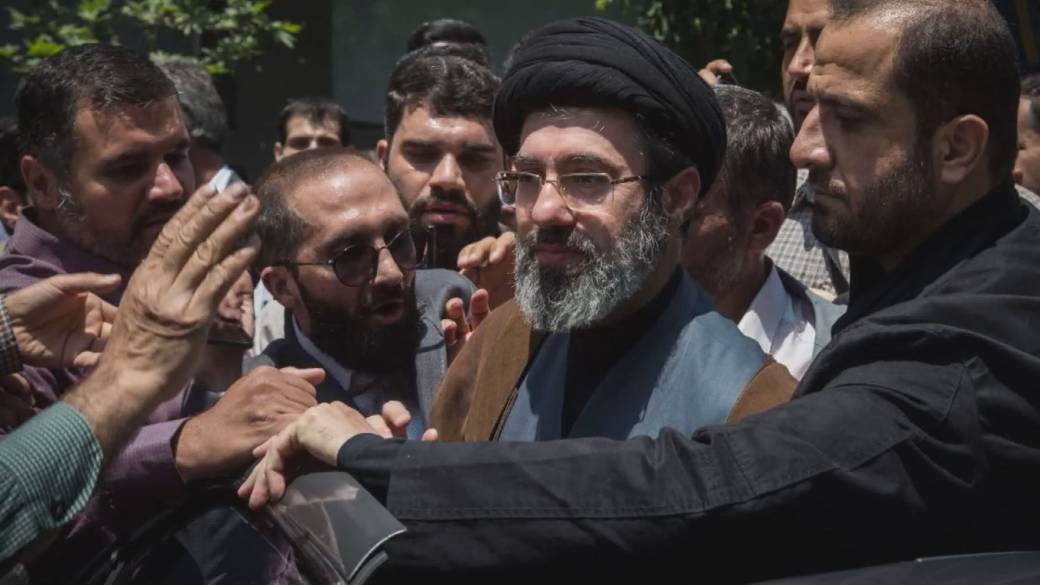 Click to play video: 'Who is Mojtaba Khamenei, Iran’s new supreme leader?'