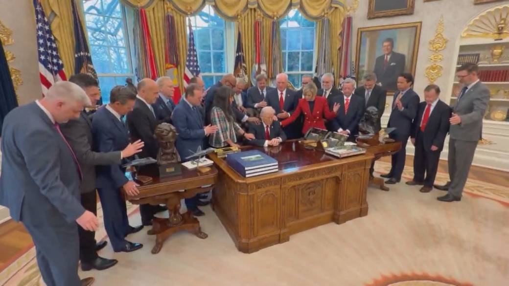 Click to play video: 'Iran war: How much is Christian nationalism playing a role in U.S.-Israel attacks?'