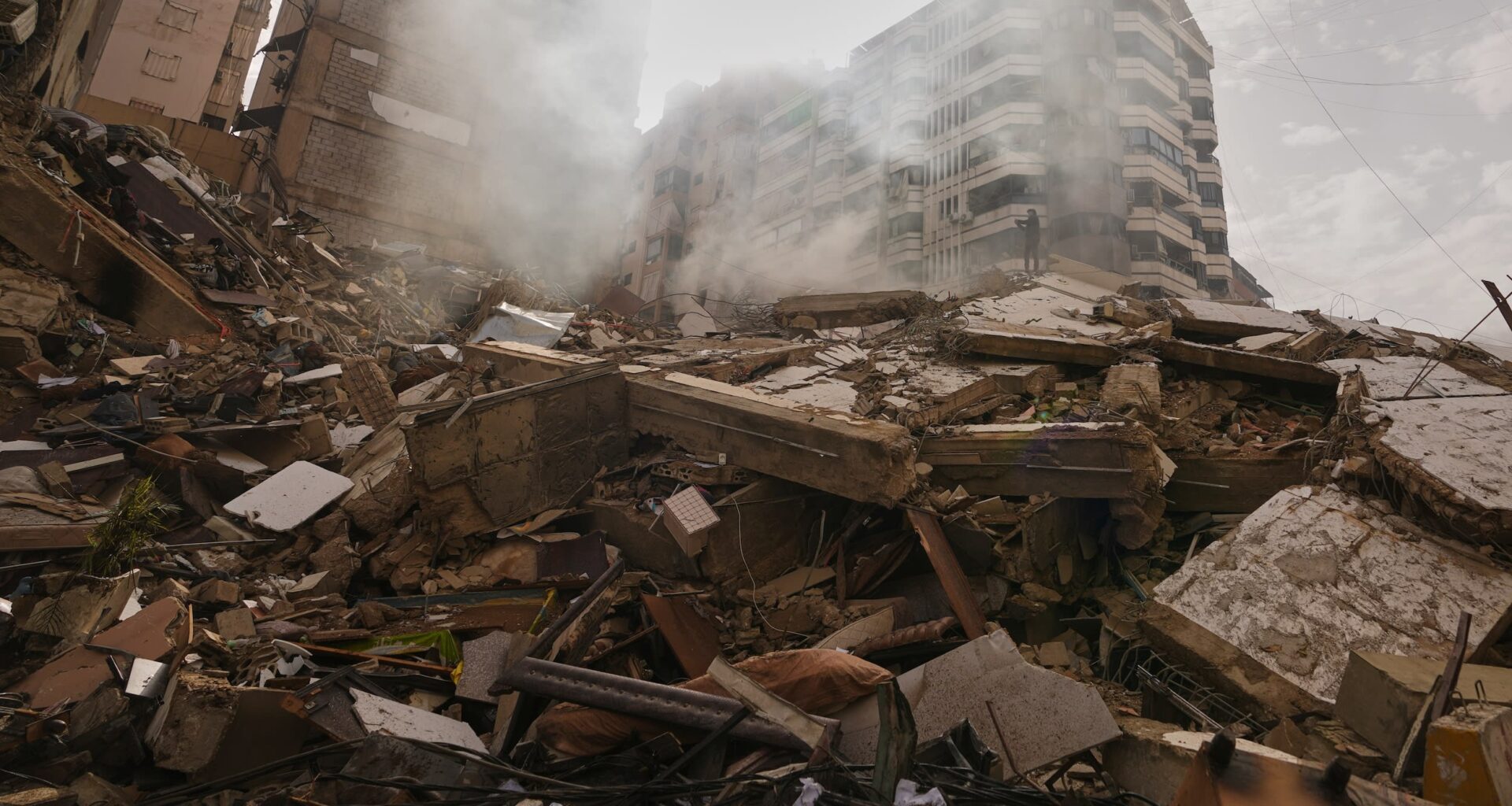 Trump urges other nations to send warships to the Mideast