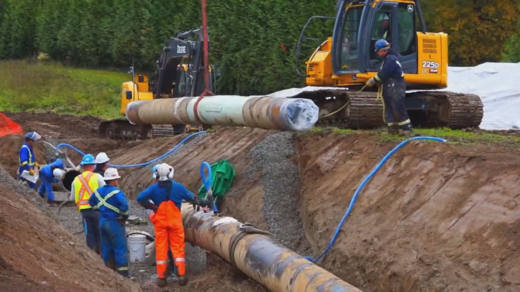 Click to play video: 'Pipeline dreams: Middle East war renews Alberta premier’s push'