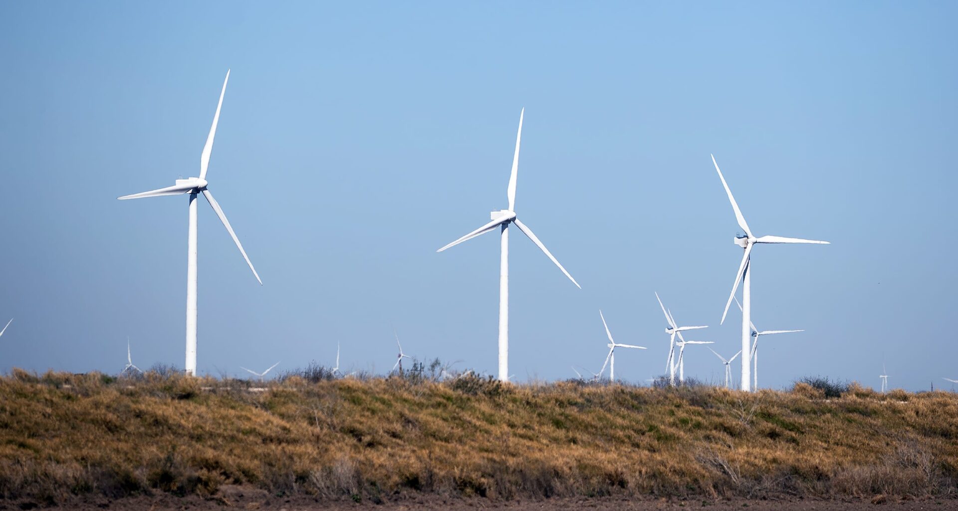 Trump administration to pay energy firm $1 billion to stop East Coast wind farms