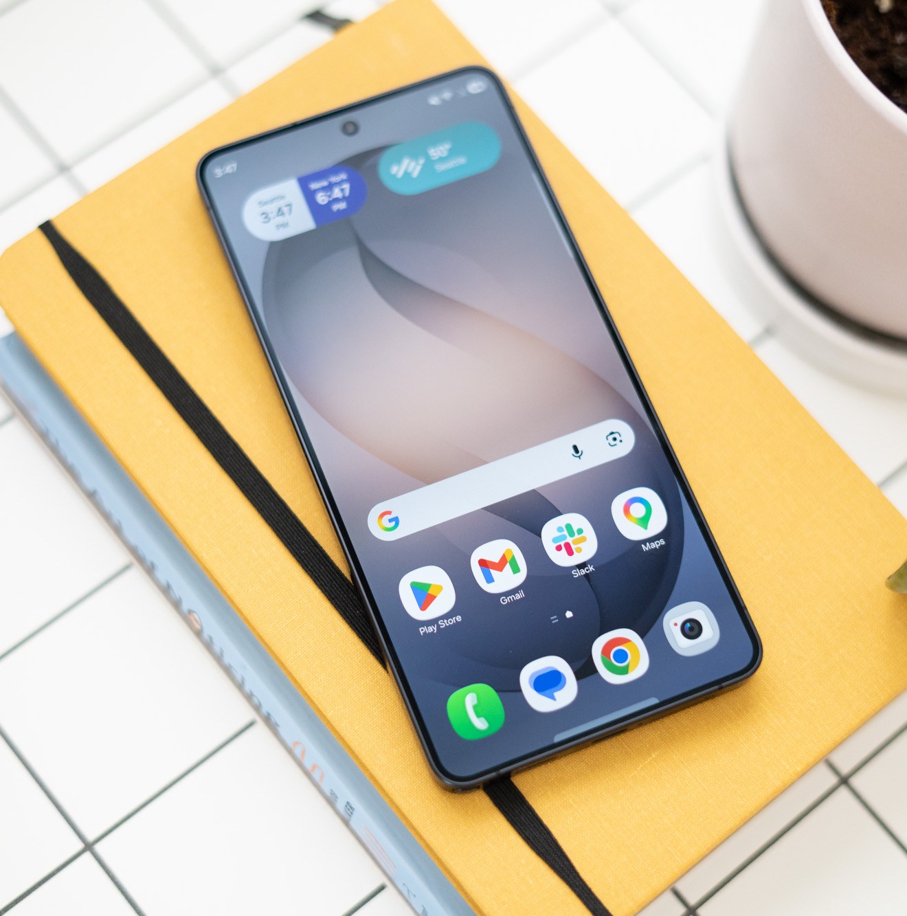 Samsung Galaxy S26 Ultra on a desk