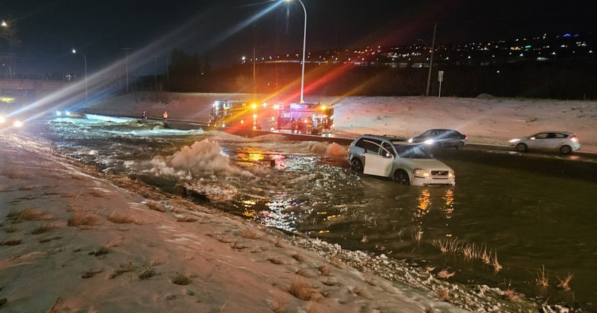 Chaos unfolding: Inside the police response to Calgary’s last water-main break - CTV News