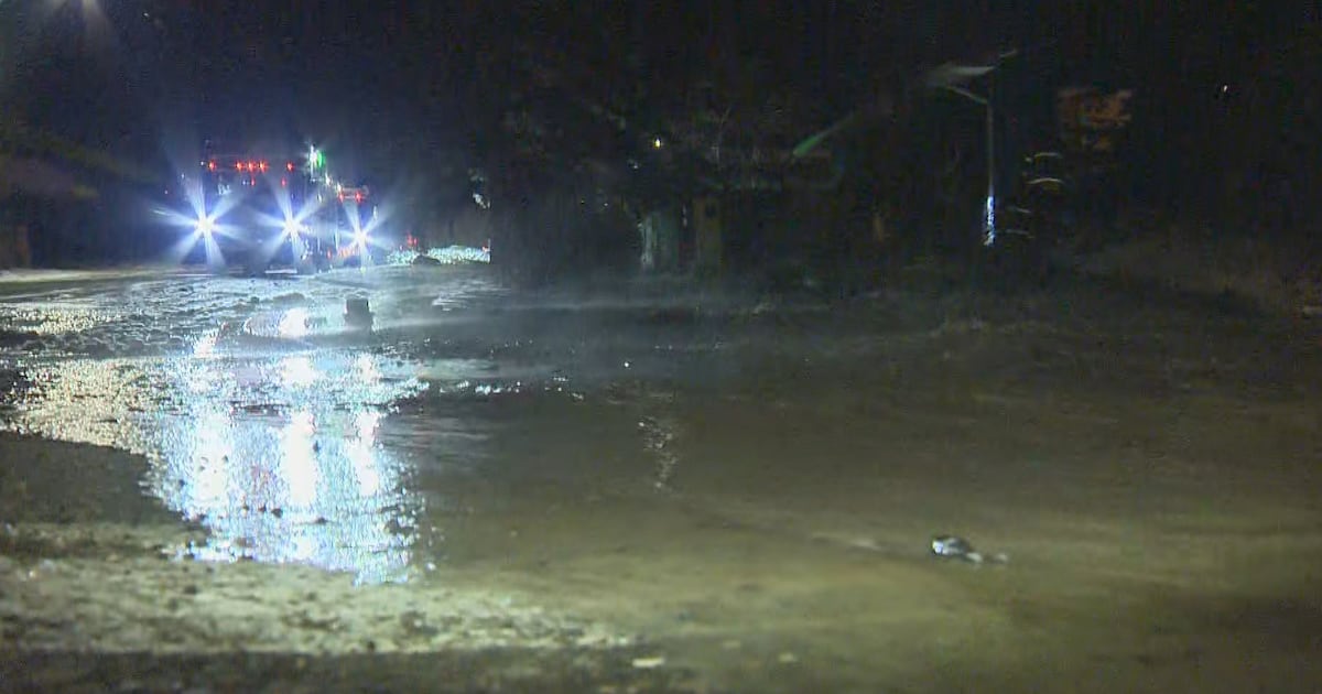 Water main break floods homes in southwest Calgary - CTV News