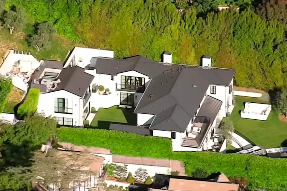 An aerial view of Rihanna's house in the Beverly Crest district of Los Angeles. (NBC Los Angeles)