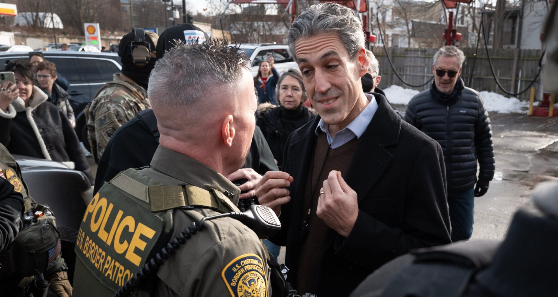 Daniel Biss confronts Gregory Bovino over ICE activity