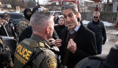 Daniel Biss confronts Gregory Bovino over ICE activity