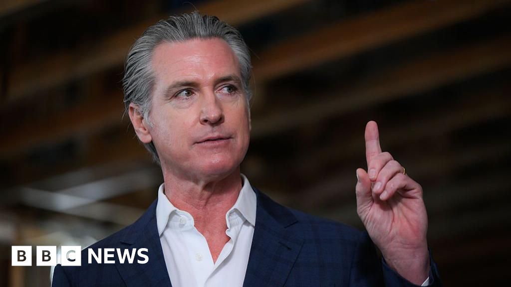 Trump says presidents 'should not have learning disabilities' as he mocks Newsom's dyslexia - BBC