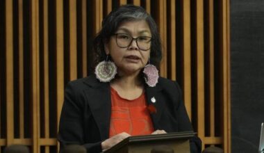 NDP MP Lori Idlout crosses floor to Liberals - National