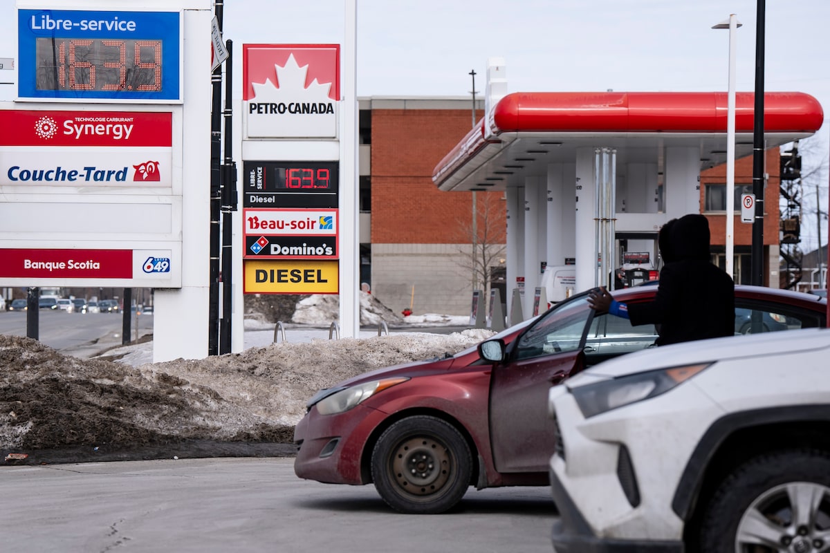 Bank of Canada expected to hold rates amid oil-driven inflation risk