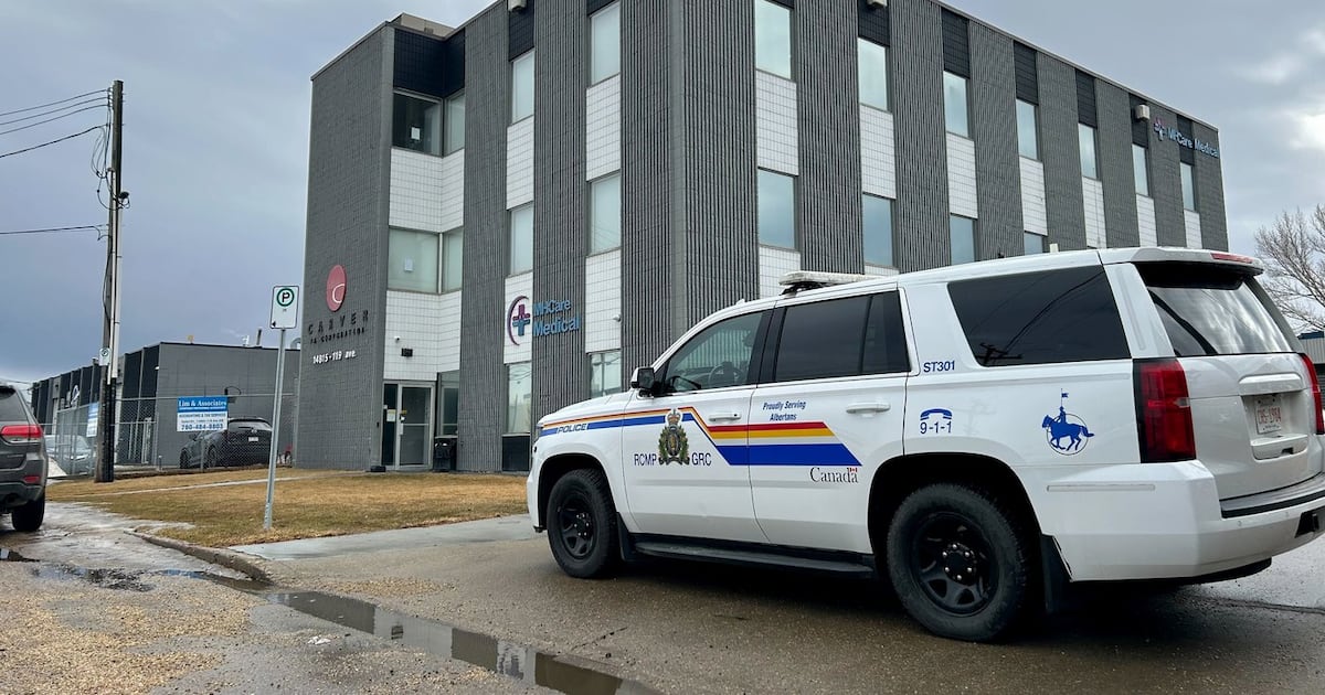 Alberta’s Smith says she wasn’t contacted by RCMP amid searches in contract probe - CTV News