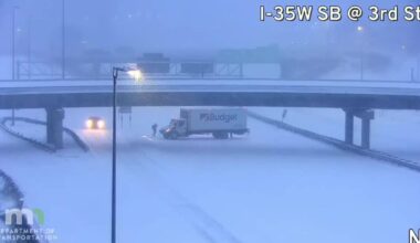 Live updates on Minnesota winter storm: Blizzard conditions, school closings Monday