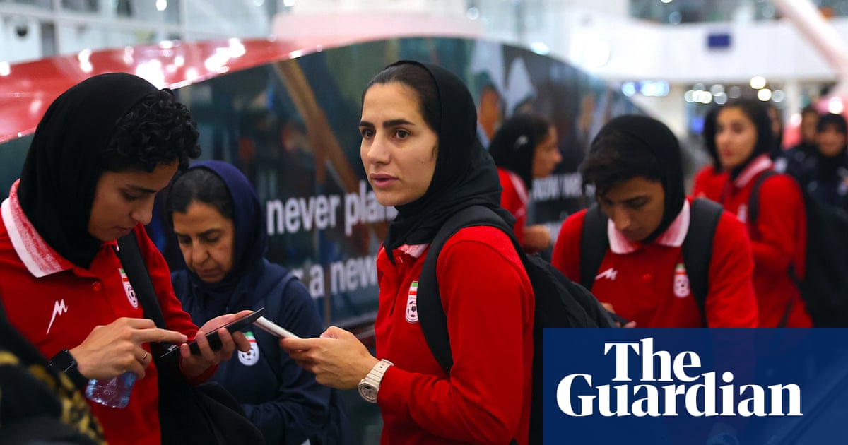 Football squad member changes mind on asylum as Iran accuses Australia of holding players ‘hostage’ | Australian foreign policy