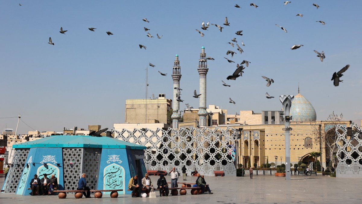 Iran war: US will 'lose', Israel will 'win'