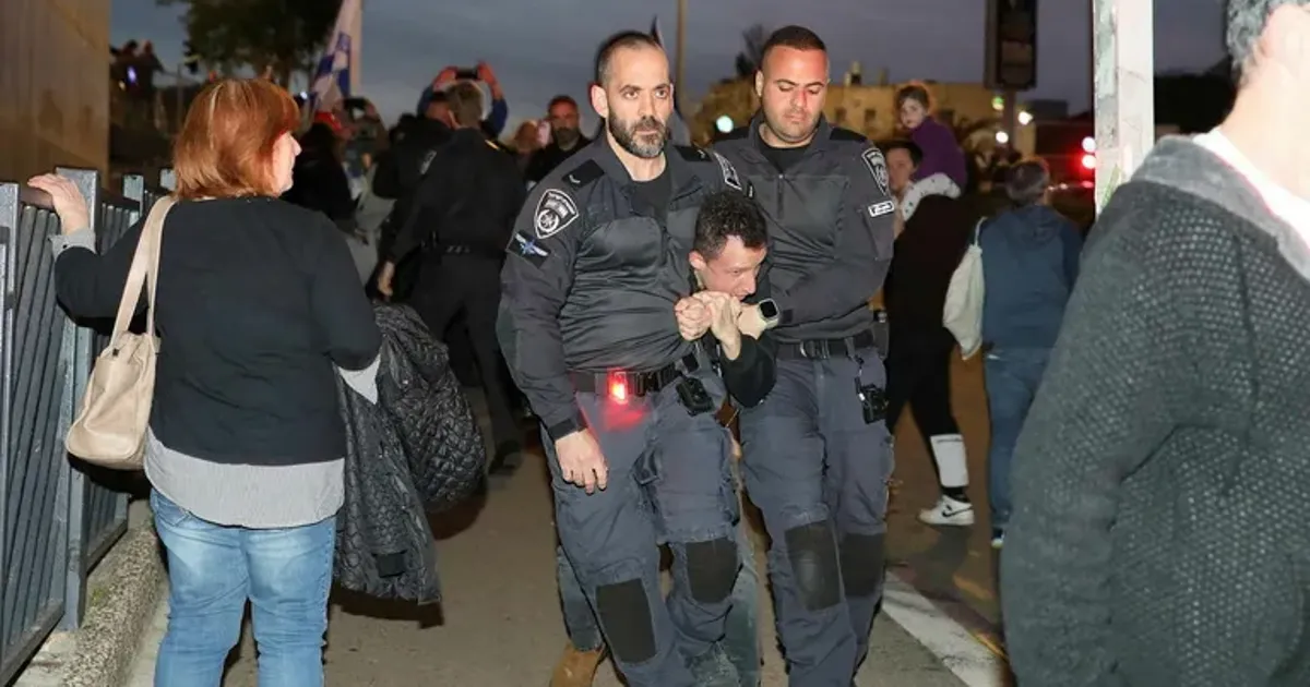 Israelis Rally Against Iran War; 22 Arrested During Violent Police Dispersals - Haaretz