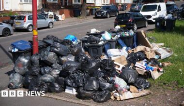 Unite fined £265k for 'slow walk' Birmingham bin strike protests