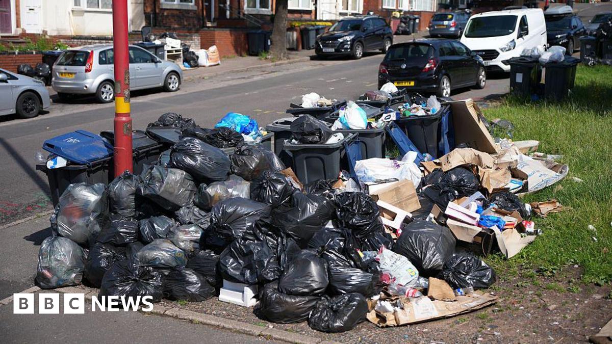 Unite fined £265k for 'slow walk' Birmingham bin strike protests