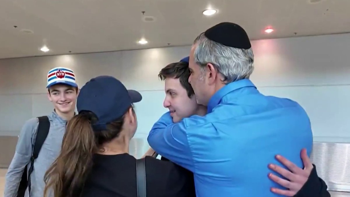Americans in Israel, including Miami Beach mayor’s son, arrive at MIA as Iran conflict rages on – NBC 6 South Florida