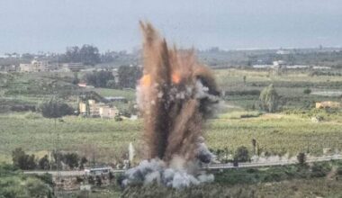 Israel ‘advancing ground operations’ in Lebanon after destroying key bridge to south｜Arab News Japan