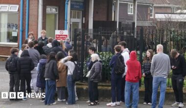 Meningitis cases linked to Kent outbreak rise to 29 as students queue for vaccine - follow live