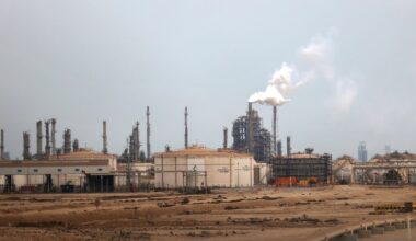 Oil prices spike after Qatari minister warns Gulf output will be shut down ‘within days’