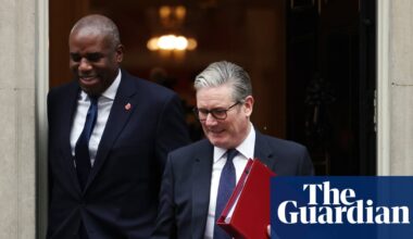 Thousands of lawyers urge Keir Starmer to rethink plans to cut jury trials | Trial by jury